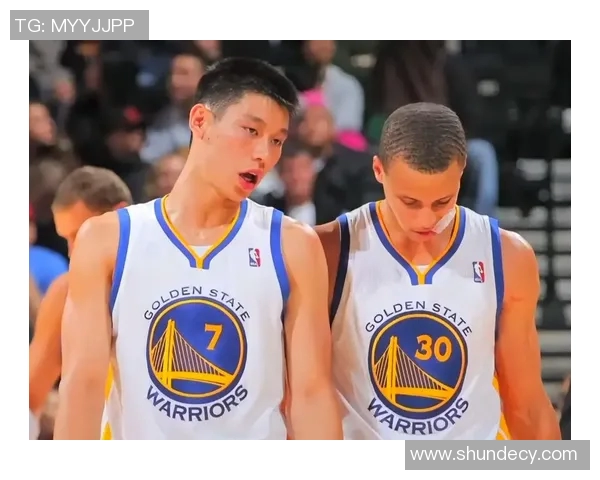 库里与足球巨星同框合影展现运动员之间的友谊与激情